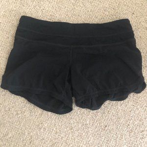 LuLuLemon Shorts in Black Size 4